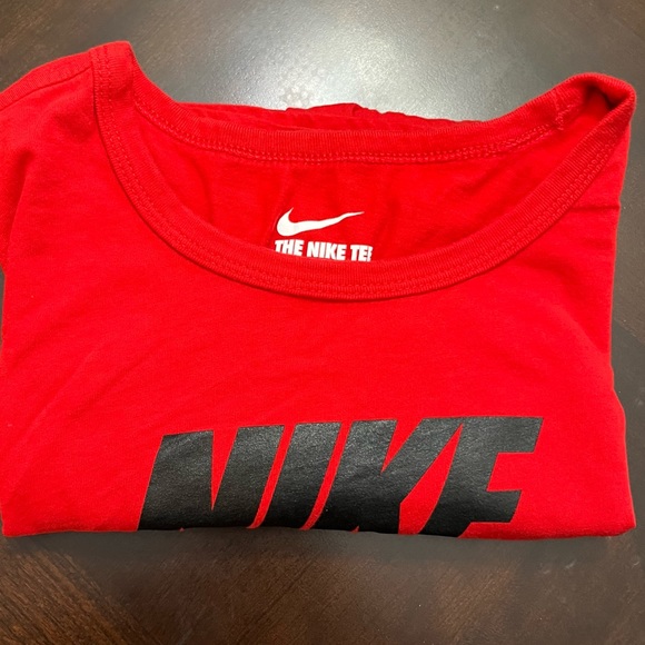 The Nike Tee - Picture 4 of 4